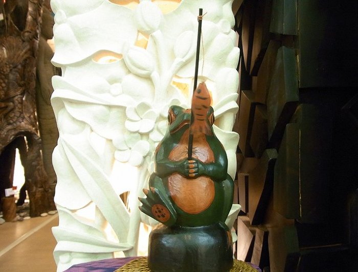 魚釣りカエル 木製オブジェ【45912】 /アジアン雑貨・バリ雑貨