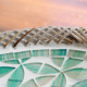 キラキラ輝くモザイクガラスの模様にうっとり  テラコッタ製オーバルトレー / Lサイズ【54160】