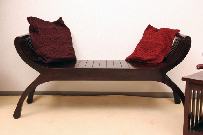 チーク材使用のベンチ。無垢材ならではのあたたかい温もり /アジアン 