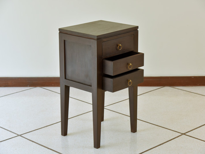 収納力抜群なサイドテーブル。いろいろなシーンで使えそう /アジアン  