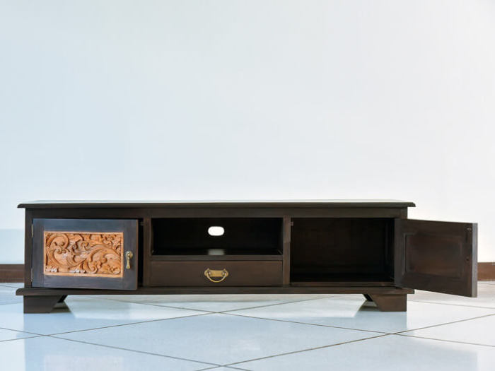 高級感漂うドロアーに彫刻を施したテレビボード