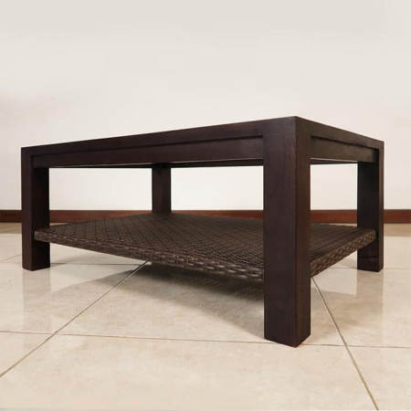 チーク材を贅沢に使ったラタンコーヒーテーブル。極上のインテリアを
