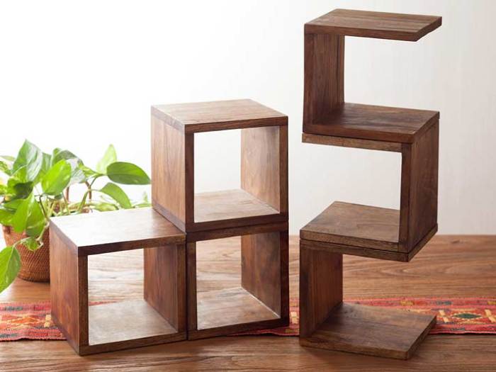 希少レア　アンティーク　木製 彫刻入り　ラック natural_cedarwood_rack1.jpg