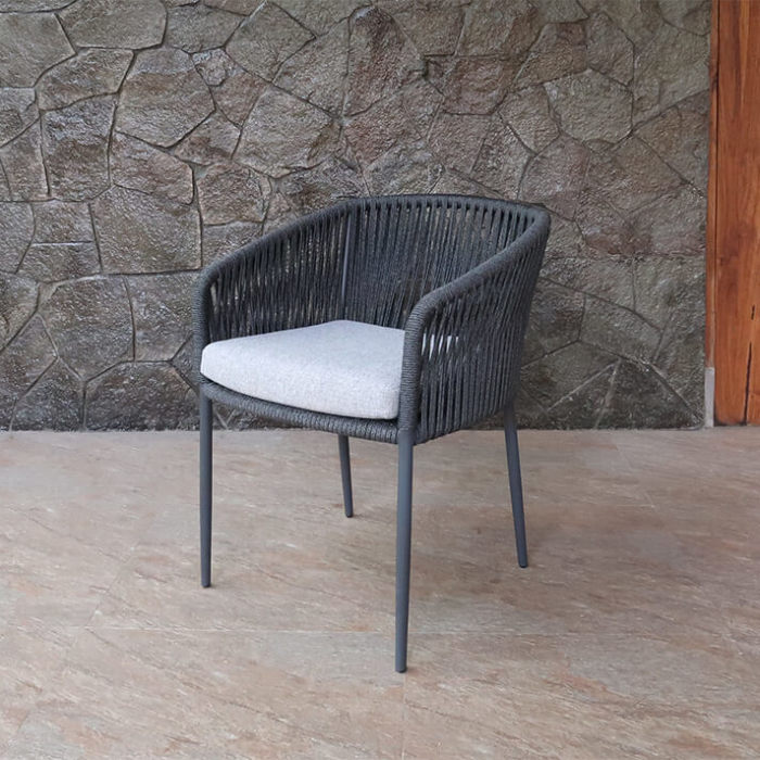 高級感のあるデザインで人気のソファ【チーク＆ラタン2.5人掛け