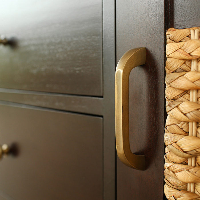 ウォーターヒヤシンスの高級感のあるおしゃれな大容量キャビネット