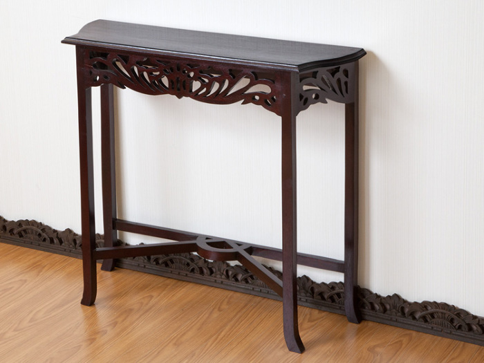 曲線の効いた彫刻が上品で美しいコンソールテーブル。 /アジアン家具