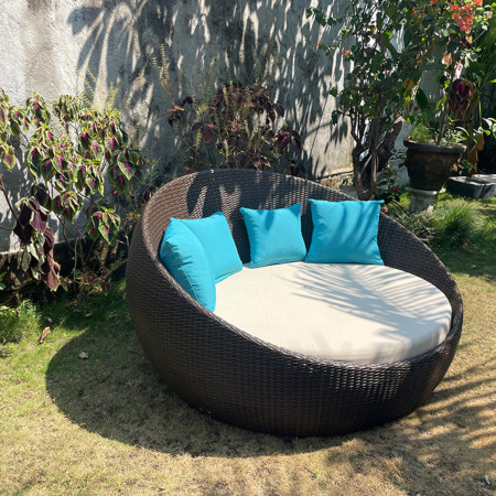 屋内外で利用可能！ラウンドデイベッドソファキャノピー付き /アジアン